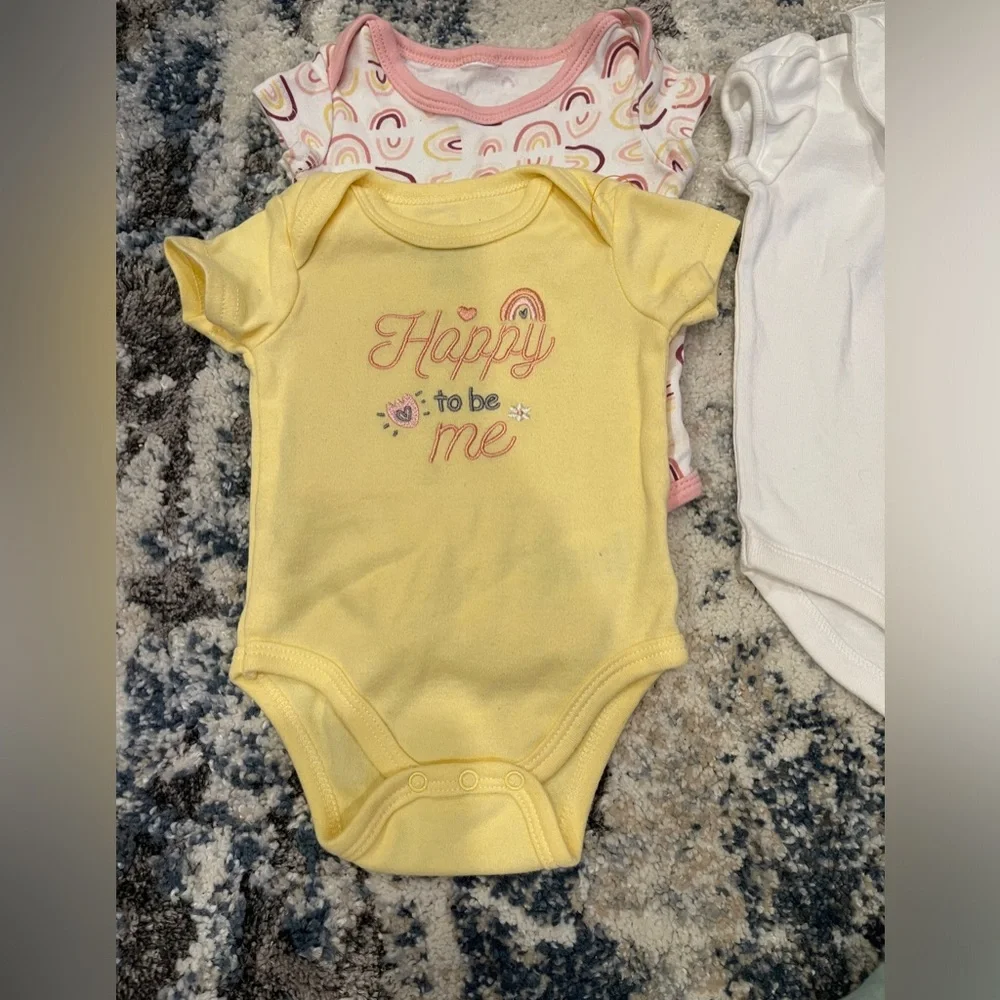 Bundle of baby girl clothing 0-3M,3-6m and jacket‎